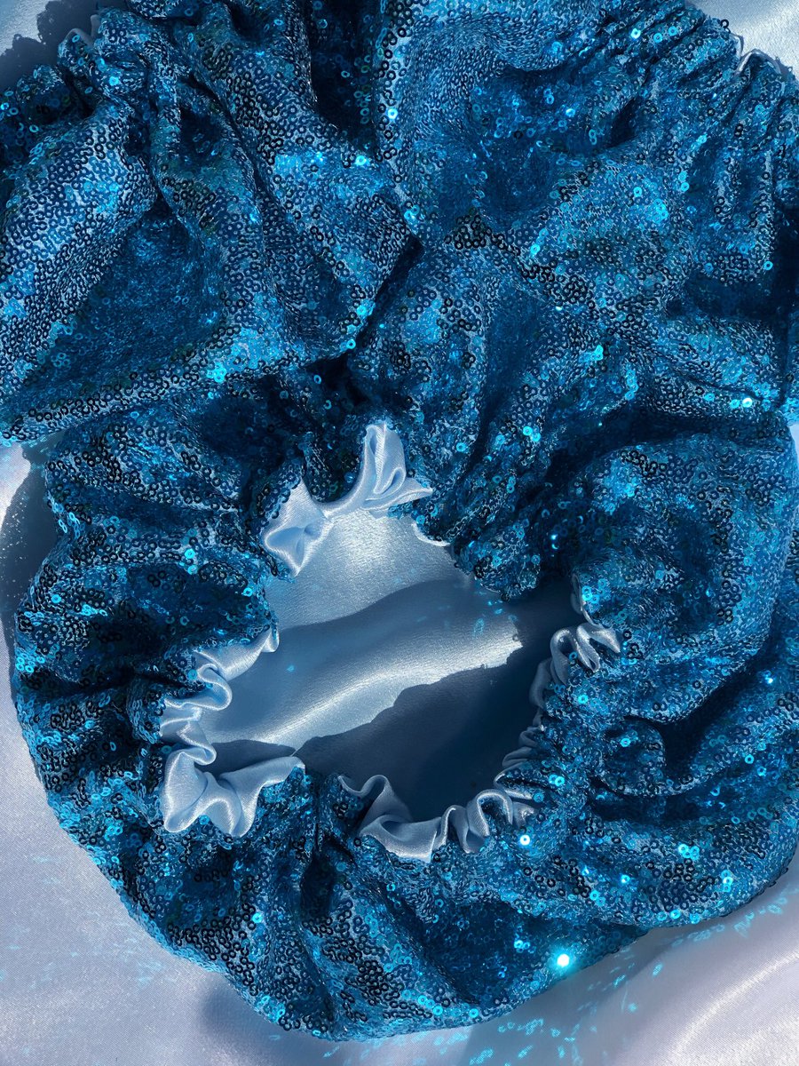 This is your sign to replace your old bonnet💙
p.s we’re having a 20% off sale for the rest of the week, dm to order and inquire💙