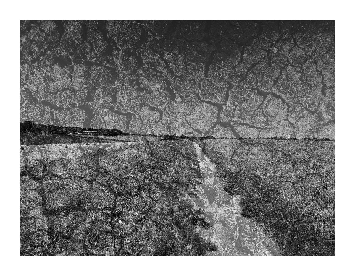 LauraMarsh535's tweet image. Walking is something I have always loved and relied upon to relax, stretch, switch off and de-stress and help calm any anxiety. I am aiming to portray that relationship with walking in my current project &apos;Within&apos;  #wip #maphotography #mastudy #walking #photography @FalmouthFlex