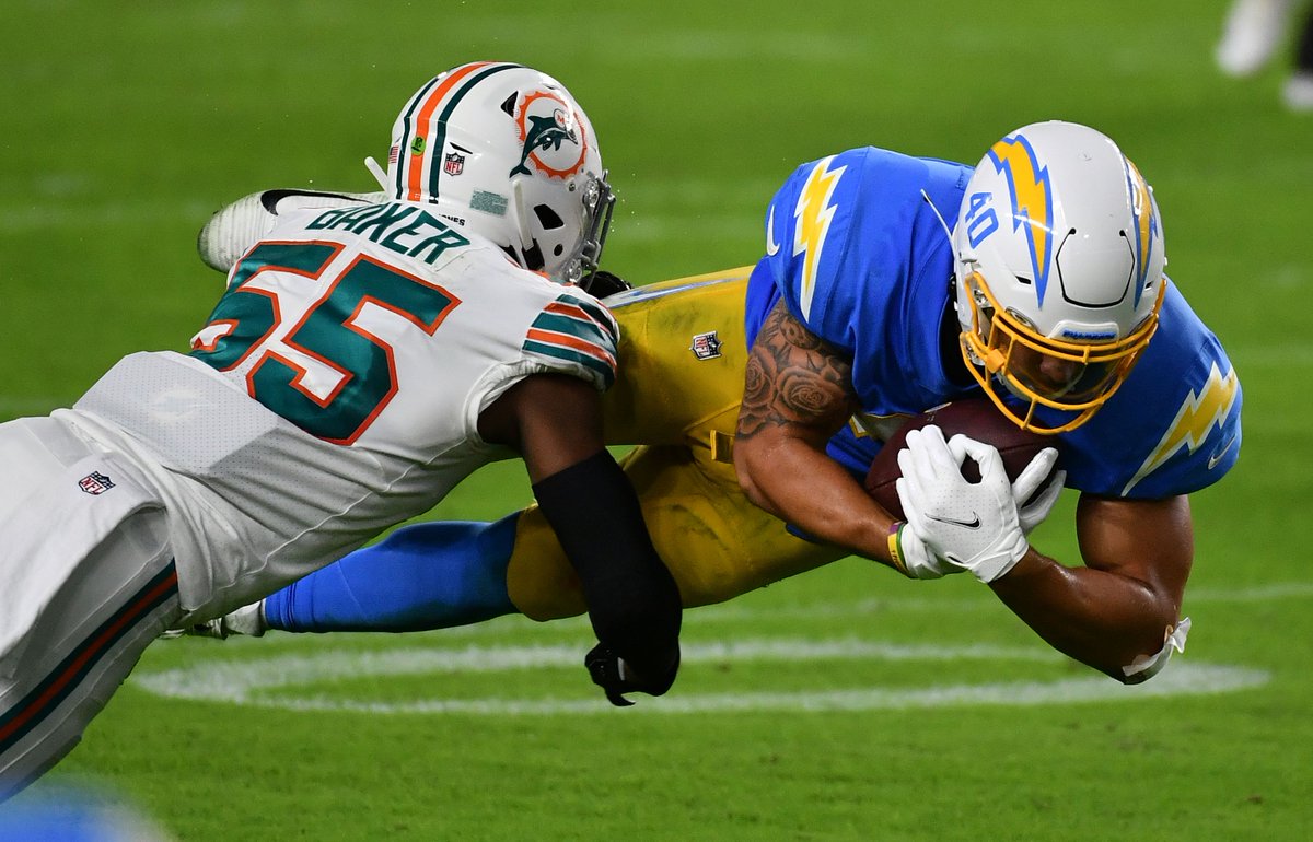 Chargers 90-in-90: FB Gabe Nabers

Nabers was signed by the Bolts following the 2020 NFL draft out of Florida State. A versatile FB/TE hybrid, Nabers earned the team’s starting FB as a rookie. He caught 5-of-7 passes for 25 yards and 2 TDS in 2020. https://t.co/iYt722H1Lz https://t.co/pjrf5BaqNn
