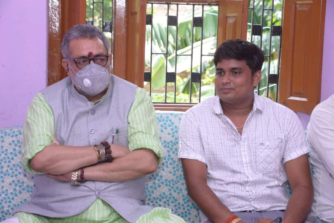 shuvambjp's tweet photo. आदरणीय गिरिराज दा को केंद्रीय ग्रामीण विकास मंत्री बनाए जाने की हार्दिक बधाई व शुभकामनाएं। आशा ही नही पूर्ण विश्वास है कि आदरणीय गिरिराज दा के कुशल नेतृत्व में ग्रामीण विकास मंत्रालय एक नया कीर्तिमान स्थापित करेगा।
@girirajsinghbjp https://t.co/GAZh1iVhxc