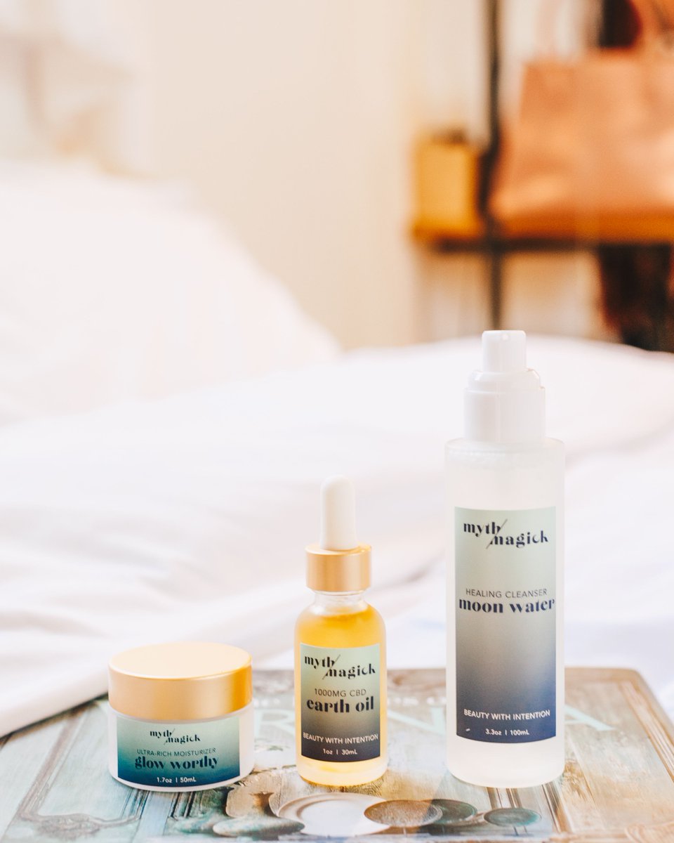 The only trio you'll ever need for dry and sensitive skin:

🌙 Moon Water - Soothing and healing, incredibly hydrating

🌞 Glow Worthy - Plumps and reinvigorates aging, flaky skin

🌎 Earth Oil - Balances tone and texture, breathing new life into tired skin