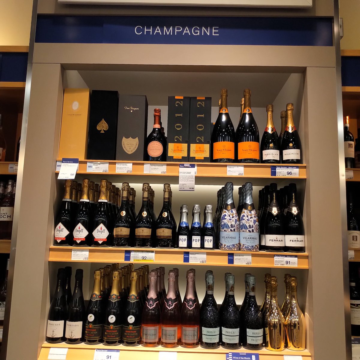 The LCBO in Ottawa has aligned itself with Putin but in reverse. Apparently various crémants, prosecco, and other sparkling wines are champagne. @WineTrackMind @robertjoseph @MeiningersWBI