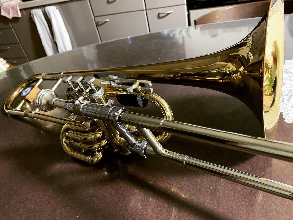 trumpeterhiro's tweet photo. MNG...
Holton TR395 MF "Superbone"
ついに探していたスーパーボーンのオリジナルゲット!
1977年製ですぜ!
トロンボーンの案件も下さい(笑)
#mng
#superbone
#trumpet
#trombone
#スーパーボーン https://t.co/Z0qw3XEhTd