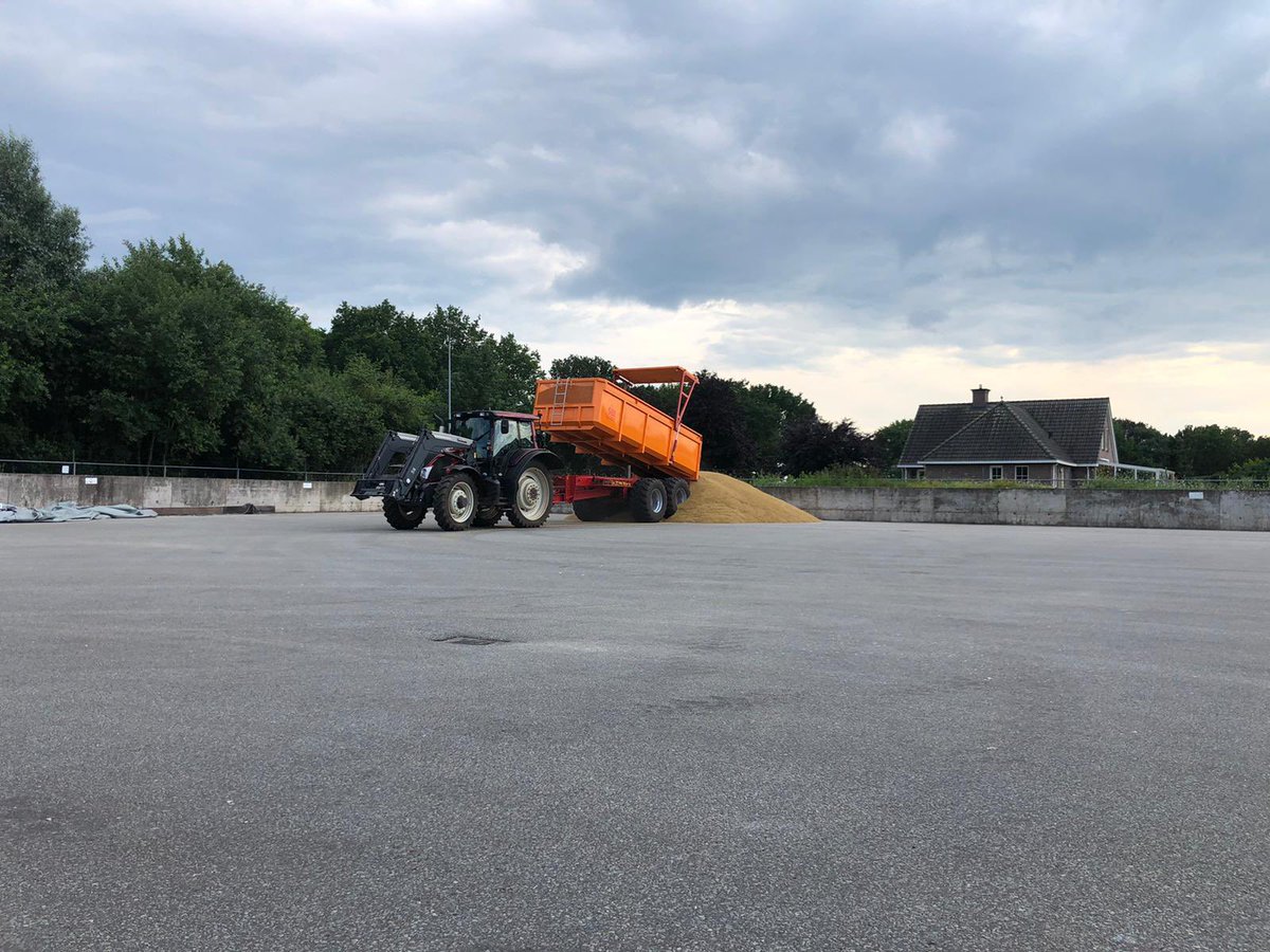 TanjaBeuling's tweet image. Het eerste graan is binnen #agrifirm #boerenbedrijfbeuling