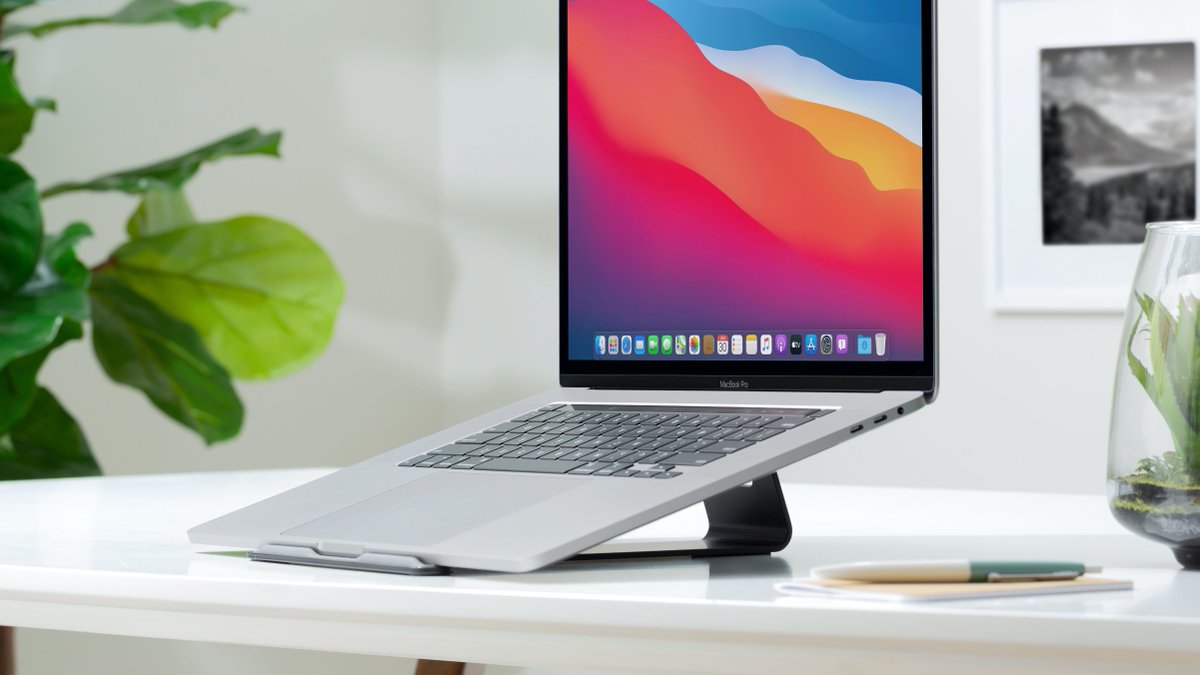 twelvesouth's tweet photo. #ParcSlope makes it easy to personalize your workstation with minimum effort for maximum comfort. With ParcSlope, #MacBook users enjoy better ergonomics and increased airflow for a cooler, quieter MacBook thanks to the 18-degree typing angle it creates 👏 https://t.co/foP6DtlJGv https://t.co/T6pZxzvcyJ