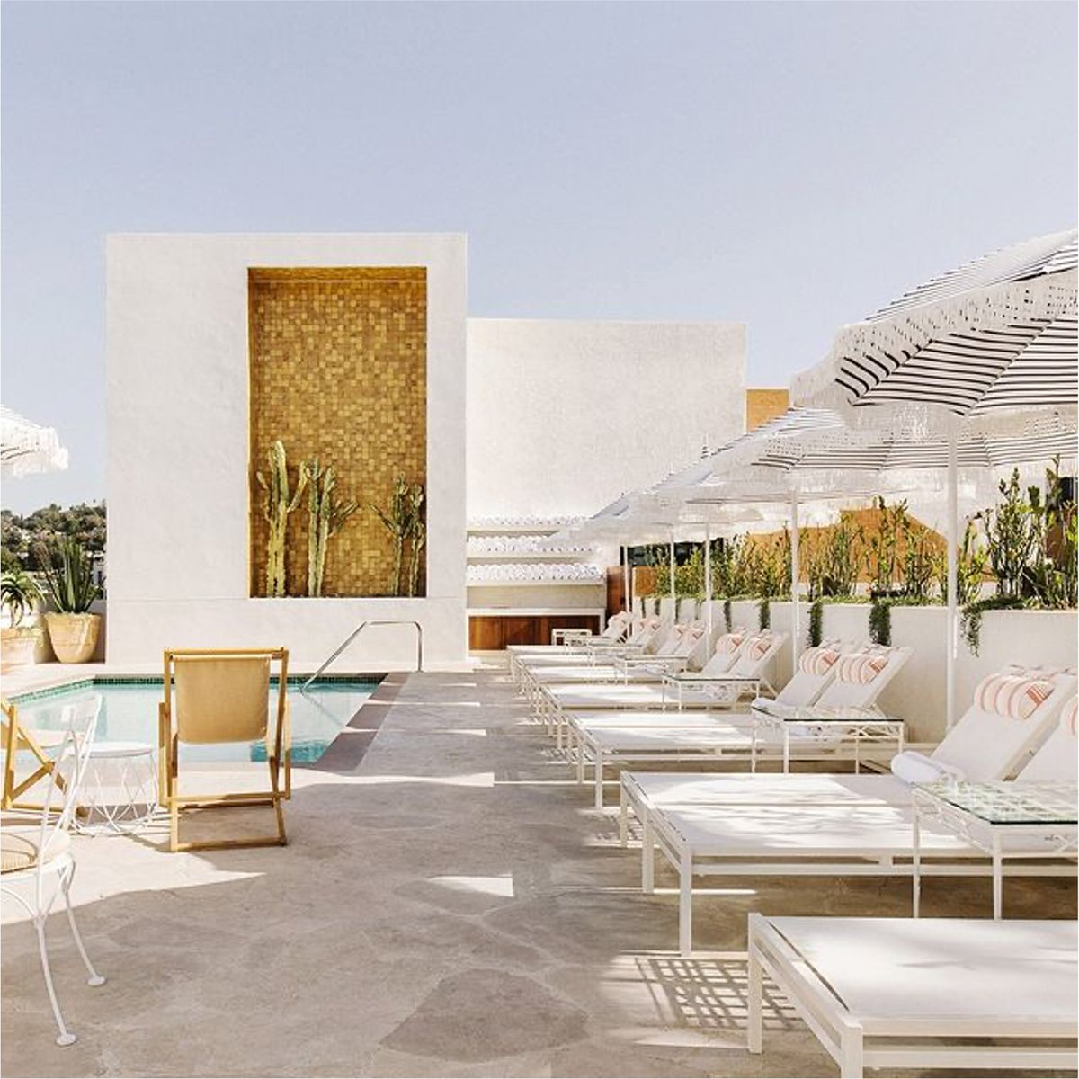 solay_app's tweet image. Rooftop relaxation.
.
.
.
. 
 Photo: @silverlakepoolandinn #solayapp #paradisereserved