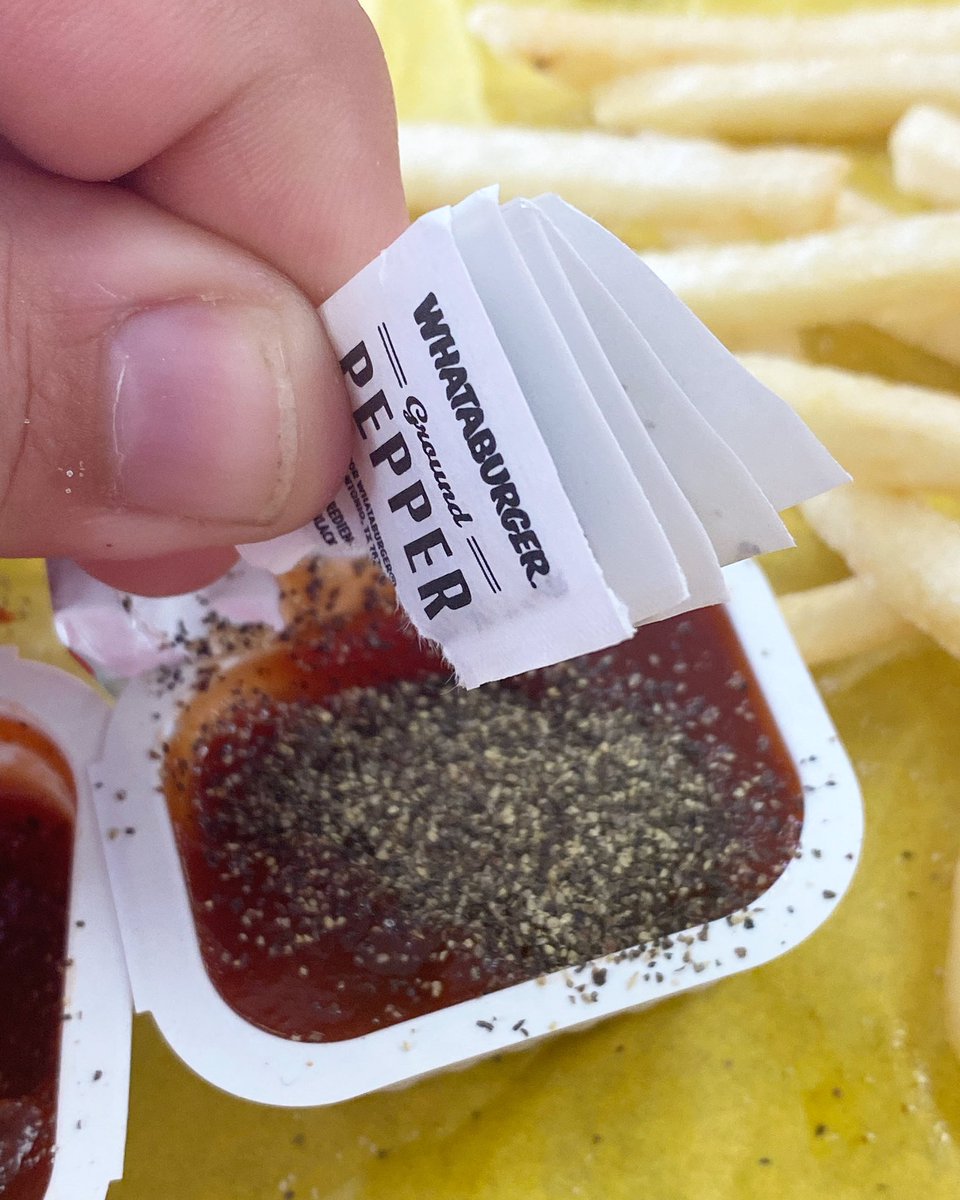 ajguel's tweet photo. How many packets of pepper to you put in your fancy ketchup? @Whataburger https://t.co/yhbzrWtEFi