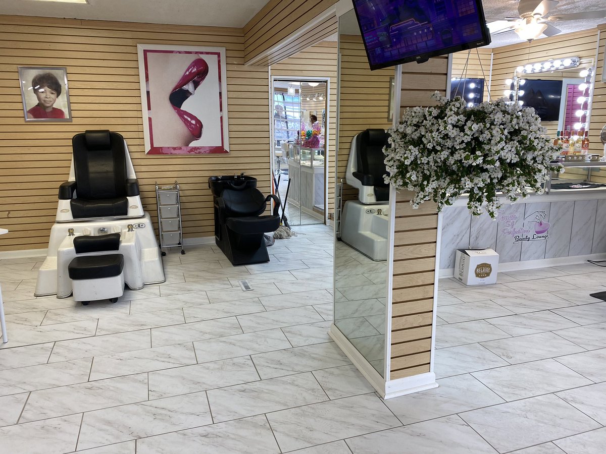 JuniorsBarberSh's tweet photo. Where all my top stylists and Braider at? It’s a lot of talking going on but it seems like not too many of y’all are confident with getting the clientele to support y’all lifestyle!! But don’t worry I have the perfect solution for you!  Ladies introducing “Touch of Perfection”❤️ https://t.co/5m3yp5frz8