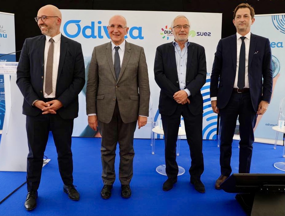 frebsamen's tweet photo. 🟢💧Nous lançons à #Dijon la construction d'une nouvelle unité de méthanisation, pour transformer la gestion de l'eau et de l'assainissement en service 0 déchet et à énergie positive. Une innovation remarquable afin de poursuivre nos ambitieux objectifs environnementaux ! https://t.co/N1K8csffRB