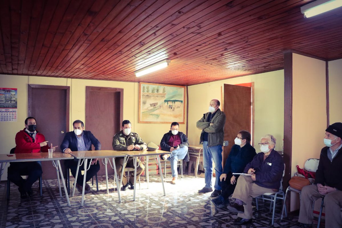 Gestionada por Gobernador <a href="/FuribeEstela/">Felipe Uribe Estela</a> y a solicitud de su Alcalde <a href="/felix_sanchez_v/">FELIX SANCHEZ V.</a> se reúnen en terreno con Gral de Carabineros Edson Carrasco , en sector Loreto #Coltauco, brindando + seguridad y respondiendo de manera inmediata a las necesidades de los vecinos. #Cachapoal