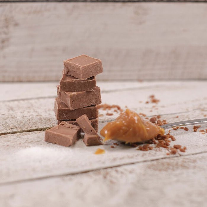 With it being #WorldChocolateDay and #ENGDEN on telly tonight what better snack to have after tea than <a href="/ChocAmorUK/">Choc Amor</a> Salt Caramel Blonde?! What’s your snacks tonight?