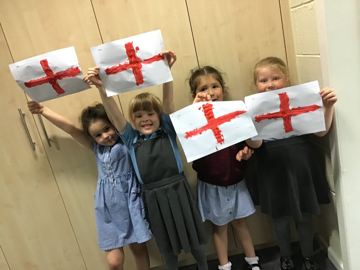 HT_CofE_Burnley's tweet photo. EYFS were getting into the football spirit today! #ComeOnEngland #ThreeLions https://t.co/8UVmOqWBJ0