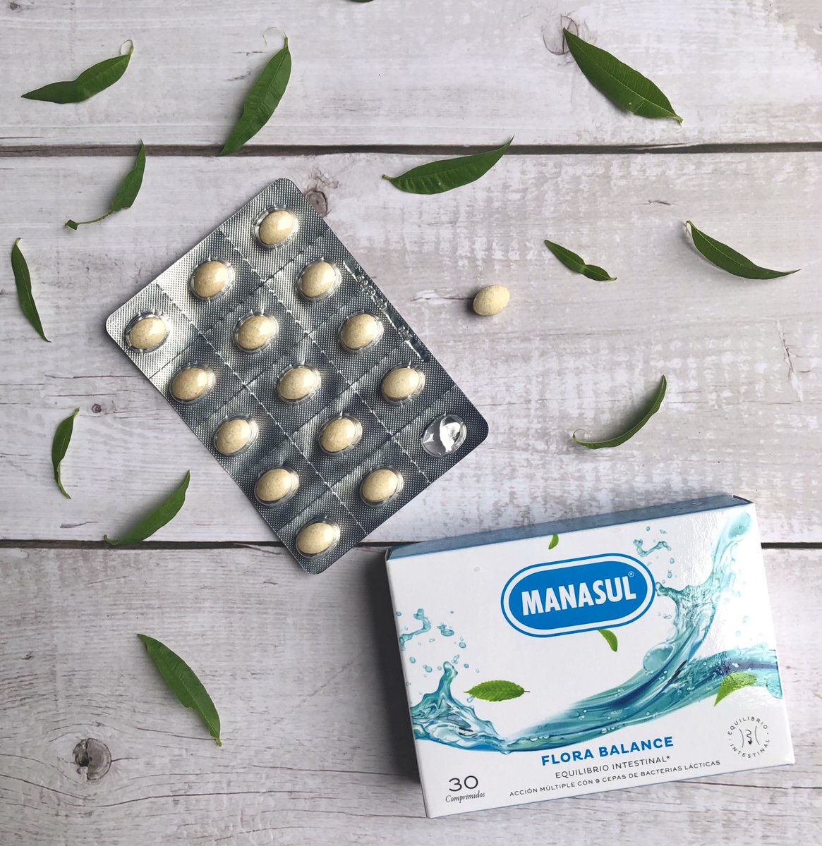 Pharmadus's tweet photo. 🍽️ ¿Sabías que la #microbiota de nuestro intestino puede verse alterada por los cambios de alimentación que llevamos a cabo en verano? 💡🤔 Nuestros comprimidos #FloraBalance te ayudan a recuperar tu equilibrio intestinal y sentirte mejor 😊 

🖥️
https://t.co/Ijlb1NNvZS https://t.co/35NAIdAbfC