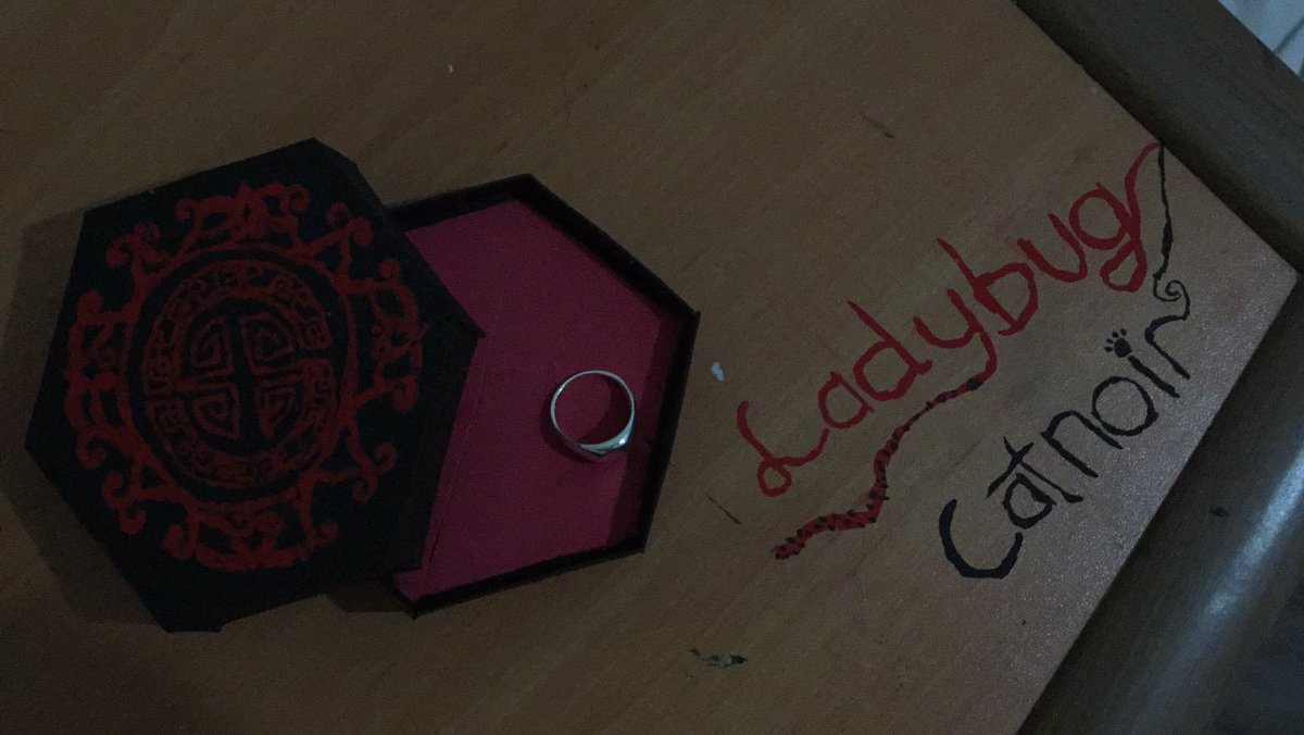 how does it look? i made it myselfffffff🥺🐾🐞💖
Nasıl gözüküyor kendim yaptımmm 🥺💖🐾🐞
#miraculous #MiraculousLadybugSeason4 #miraculousLadybug #miraculousS4