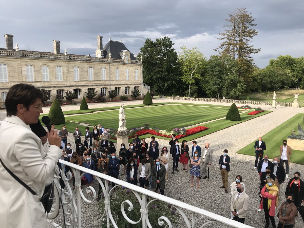 Alain Blanchard (@alain_blancha) on Twitter photo La cérémonie de remise du diplôme du DUAD promotions 2020 et 2021 dans le cadre du <a href="/Beychevelle1855/">Château Beychevelle</a> . Laurence Geny intervient avant Axel Marchal. <a href="/isvv_bordeaux/">ISVV - Institut des Sciences de la Vigne et du Vin</a> <a href="/univbordeaux/">Université de Bordeaux</a> La cérémonie de remise du diplôme du DUAD promotions 2020 et 2021 dans le cadre du <a href="/Beychevelle1855/">Château Beychevelle</a> . Laurence Geny intervient avant Axel Marchal. <a href="/isvv_bordeaux/">ISVV - Institut des Sciences de la Vigne et du Vin</a> <a href="/univbordeaux/">Université de Bordeaux</a>