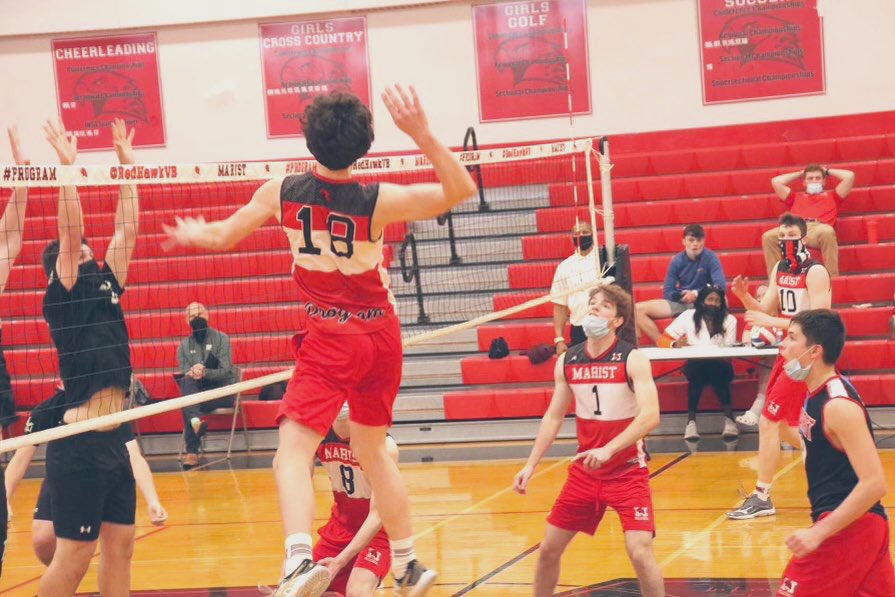 RedHawkVB's tweet image. Sophomores Mike Uldrych & Marty Canavan ๐ค๐ค and Seniors Neil Riggio & Nyherowo Omene ๐๐ named @SouthtownSports All-Areaโผ๏ธ #ProgramWay ๐ด๐ด