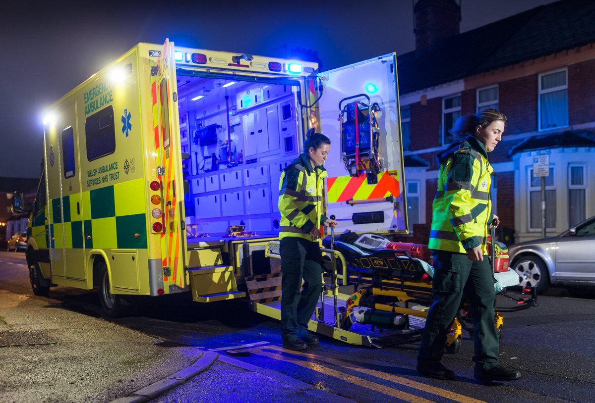 RECRUITING: Fancy a new career as part of our Emergency Medical Service? 🚑 Want to be part of a fantastic national team? Join us as a direct entry Trainee Emergency Medical Technician (EMT) with vacancies across Wales. Check out the role and  apply now 👉 bit.ly/2MxpAus
