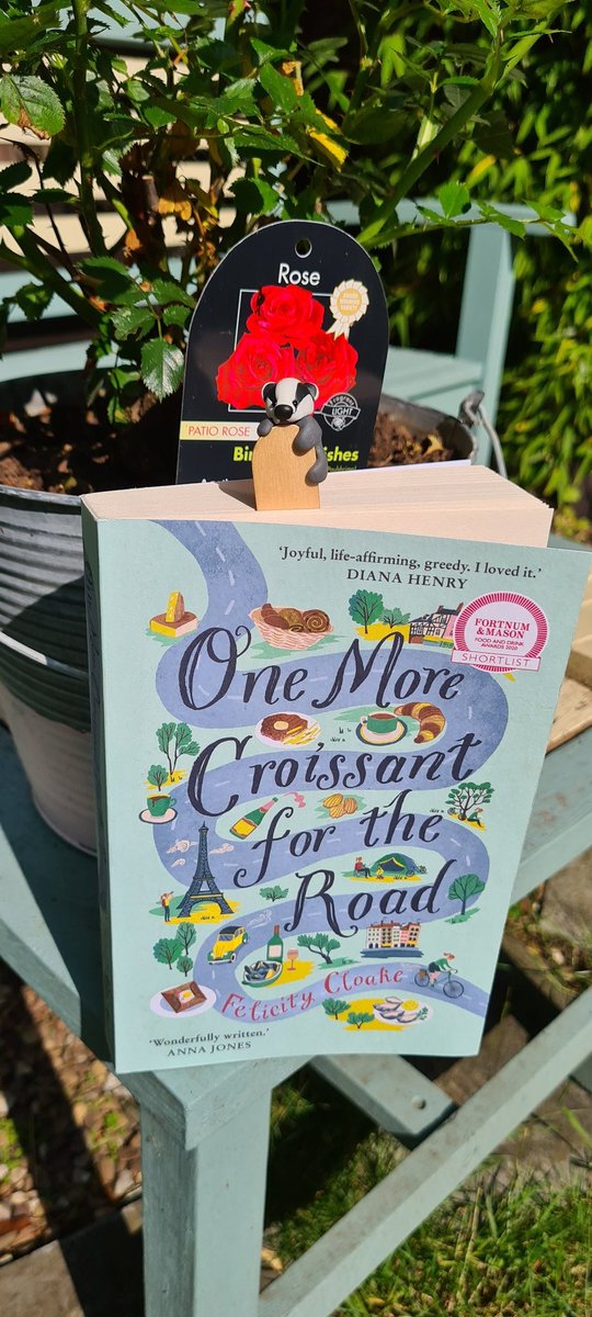 Ladies That Lunch Book Club tweet media