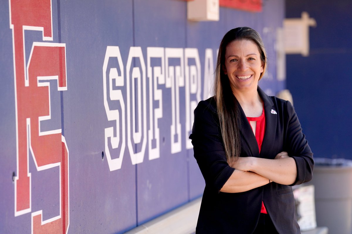 FresnoStateSB's tweet photo. We made it official. @StacyMayJohnson 

#GoDogs | #PrideOfTheValley https://t.co/xy3fIgkVGg