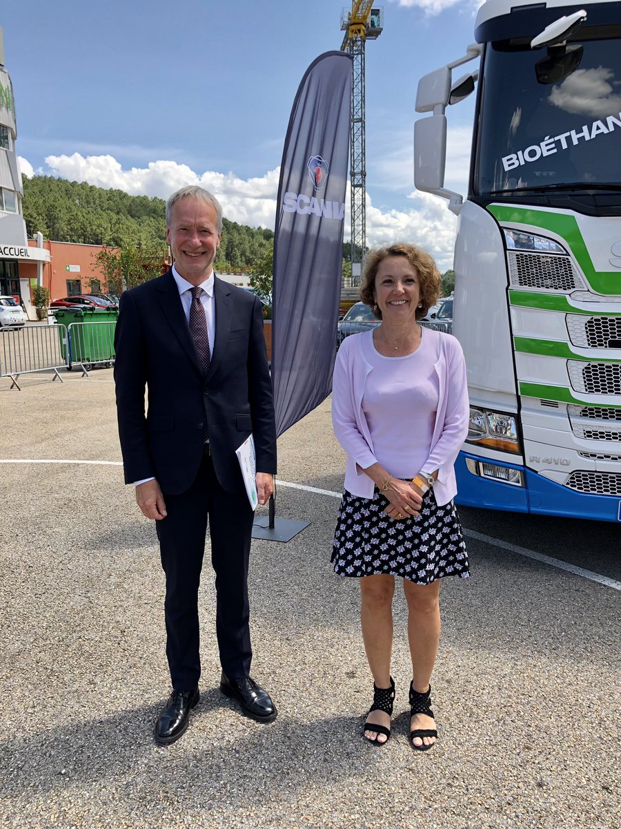 Heureux d’avoir échangé sur la mobilité verte avec Mme Marie-Ange Debon, Présidente de <a href="/groupekeolis/">Keolis Group</a>, à l’occasion des Rencontres internationales des véhicules écologiques à Alès. Kéolis - l’un des leaders mondiaux de la mobilité et un partenaire important pour 🇸🇪 ds ce secteur.