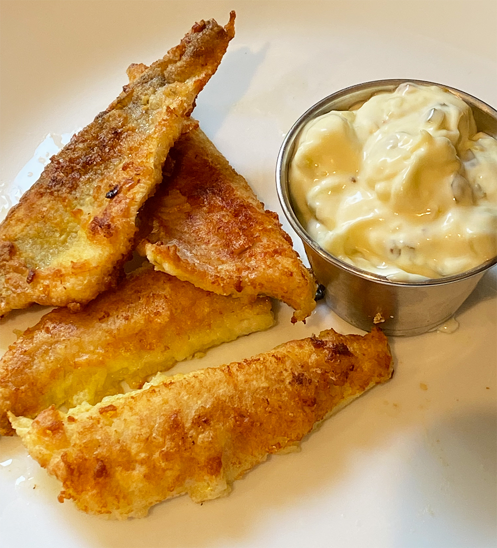 DiabeticNaked's tweet photo. This easy-to-make diabetic-friendly Low carb Fried Fish recipe is perfect for pickerel season or anytime year-round. Our recipe also includes a quick and easy recipe for homemade tartar sauce. https://t.co/HiWzIzbXMF https://t.co/G0802kPy1Z