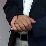 Eşim Orhan İnandı Kırgızistan'da kaçırıldıktan tam 35 gün sonra Türkiye'de ortaya çıkarıldı. Halini, durumunu siz de gördünüz. Sağ eli şiş ve desteksiz duramıyor. Bu da bize, daha öne kaçırılanlara olduğu gibi, eşime de işkence yapıldığını gösteriyor.

KalemTutan EliKırdılar