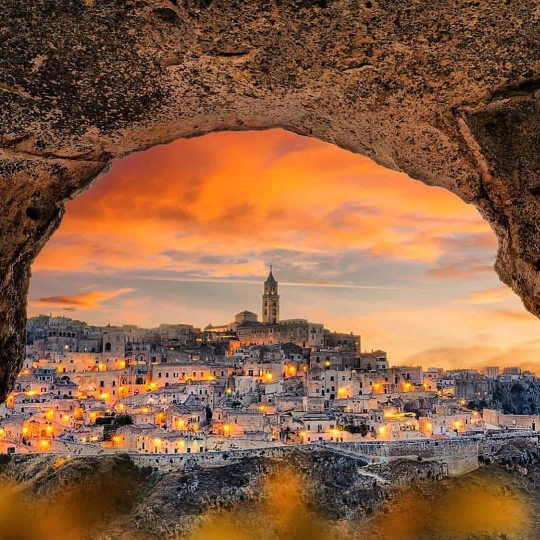 ItalyInTheHeart's tweet photo. 🇮🇹 Matera, Basilicata
📷 We love Italy
#matera #basilicata #cittadeisassi #cittasotterranea #evening #sunset #tramonto #magic #beautiful #summer #travel #traveling #travelplace #travelphoto #italy #italytrip #italytravel #italia #italytour #italygram #italystyle #italyintheheart https://t.co/9WD9XLfhjA