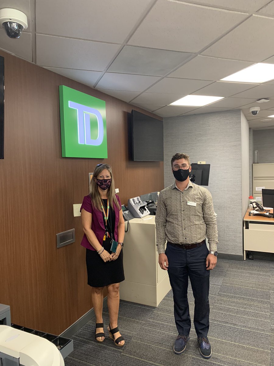 Welcome to the Waterdown #dreamteam Harrison! We are so happy to be a part of your journey as you start your career with <a href="/TD_Canada/">TD (Canada)</a> <a href="/drc0274_diane/">Diane Cisternino</a> @BevFmackay2 <a href="/ShariNikulka/">Shari Nikulka</a>