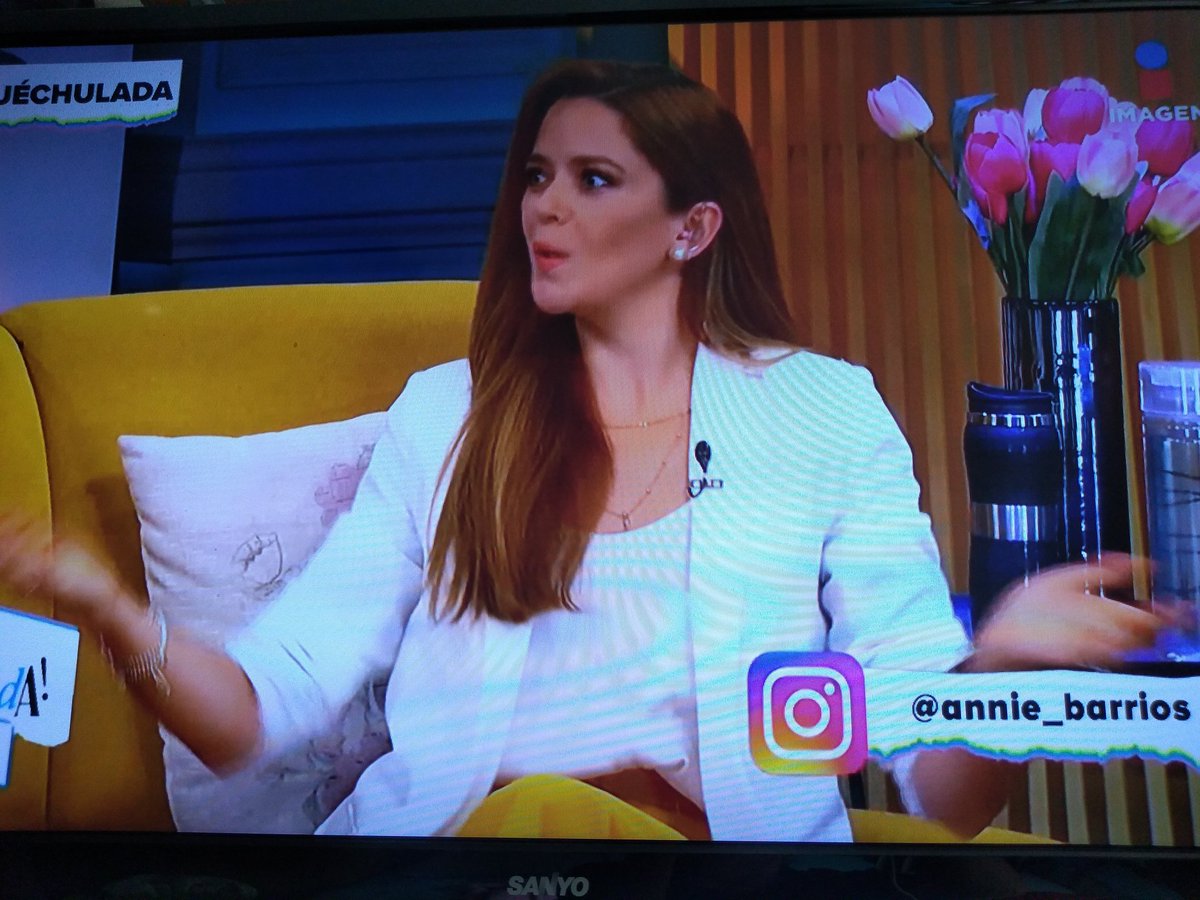 IreneSRK's tweet photo. @chulada_tv momento exacto en el que @AnnieBarrios intenta silbar 😊💕😇 #TeamAnnie #SuperLinda ! https://t.co/qkjNLGAcIr