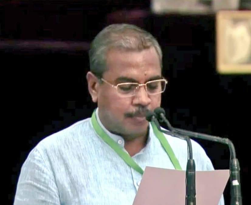 PatelsOfficial1's tweet photo. Best wishes and congratulations to DrMahendra Munjpara  Sir on taking oath as minister of state. 
@DrMahendramunjapara Congratulations.... 

 #PMOIndia 
#CabinetReshuffle2021 #CabinetReshuffle #MahendraMunjapara #NewIndia #ModiCabinet https://t.co/sQKnfSA37a