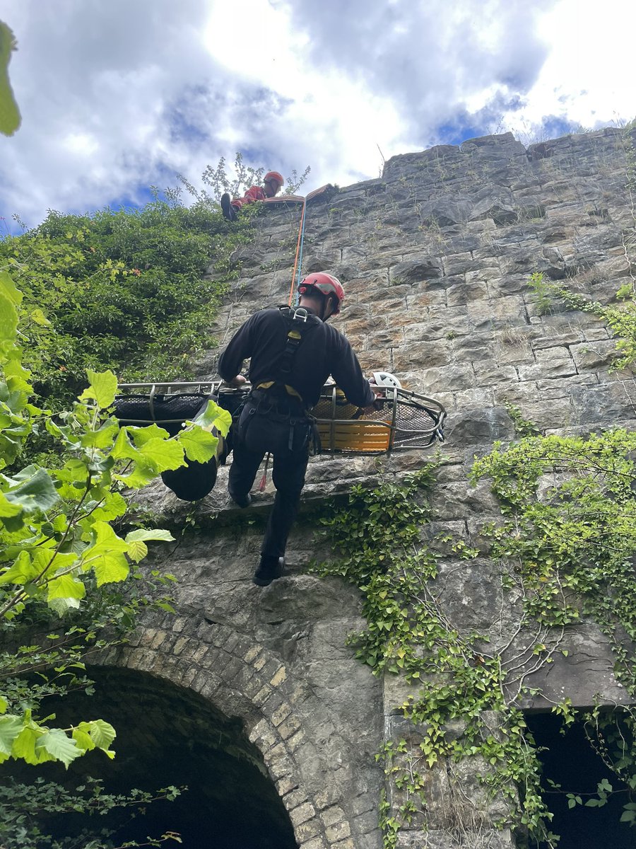 grantbigjim's tweet photo. Great day conducting CPD training with the services rope supervisors. @WalesUSARTeam @teamsouthwales, @SWFireandRescue, @rescue, @lyonequipment https://t.co/fskVOVJblZ