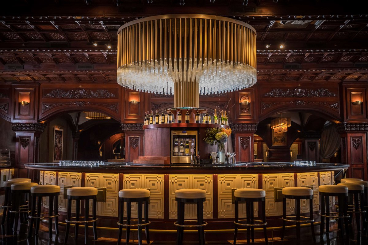 CIREtravel's tweet photo. Serving wine bar elegance at the fabulous Fairmont El San Juan in Puerto Rico.
#ionlytravelwithCIRE #Winesday #WinesdayWednesday #WineBar #LuxuryTravel #SanJuan #PuertoRico #IslaVerde #BeachVacation #MeetingsAndGroups #LetsGo @elsanjuanhotel https://t.co/mDxoWfXNOA