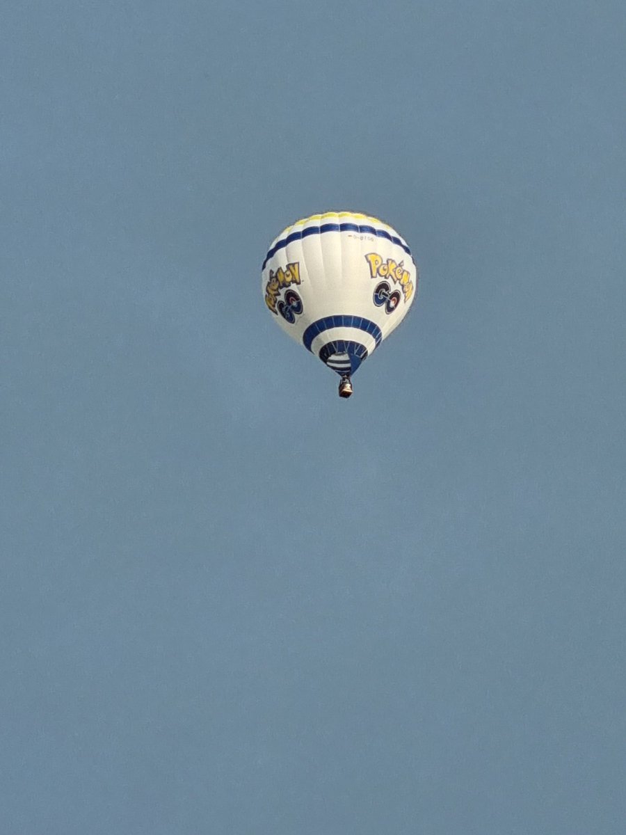 NtRnOs's tweet photo. #France #PokemonGO #Metz #Mongolfier #Hotairballoon #ポケモンGO https://t.co/iDRUgO4TA7