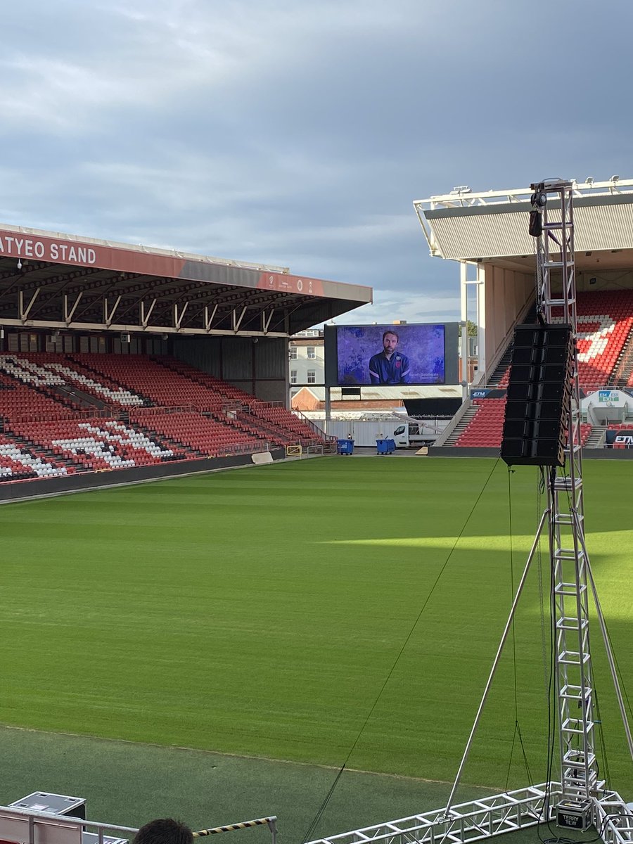 Dawsonsam17's tweet photo. seen worse places to watch the game https://t.co/U3imBsH6dS