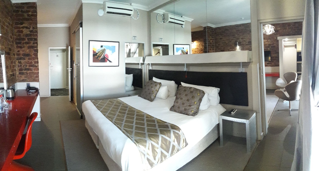 AviatorHotelJHB's tweet photo. The Aviator is ranked number 1 in the airport precinct - come and see why for yourself. 

https://t.co/MABNy6iwvV https://t.co/yS6sPLhm5q
