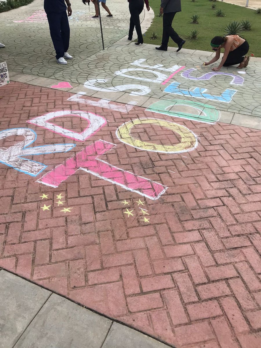 CatcallsofDR's tweet photo. Esta mañana participamos en el performance organizado frente al Congreso Nacional para mostrar apoyo  a favor de un #codigopenal para todas, todos y todes. ✊🏽😼🏳️‍🌈💚

Exigimos leyes que NO sean misóginas, retrógradas y homofóbicas. #dontcometodr #catcallsofdr @rdesdetodes https://t.co/rKv6ENN2kc