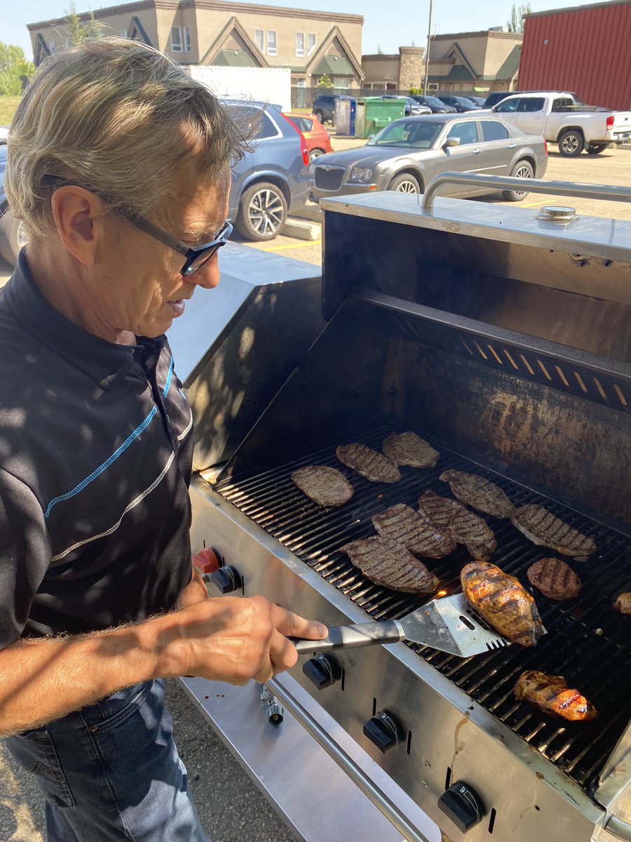 mattschellen's tweet photo. Awesome to have the @ECAbuildsYEG team back in one place for the first time in what feels like forever.  Enjoying a group BBQ and each other’s company!  😎
.
#team #teambbq @YPMerge #ybg #ypmerge https://t.co/7gH3w5j6iv