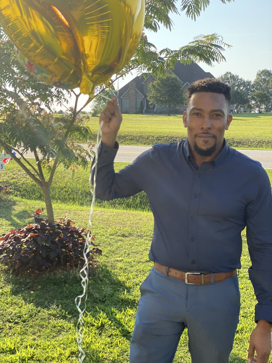 therealmracs's tweet photo. Happy 40th Birthday to me #birthdayboy #birthday #birthdaybehavior https://t.co/WcPdZaDrtA
