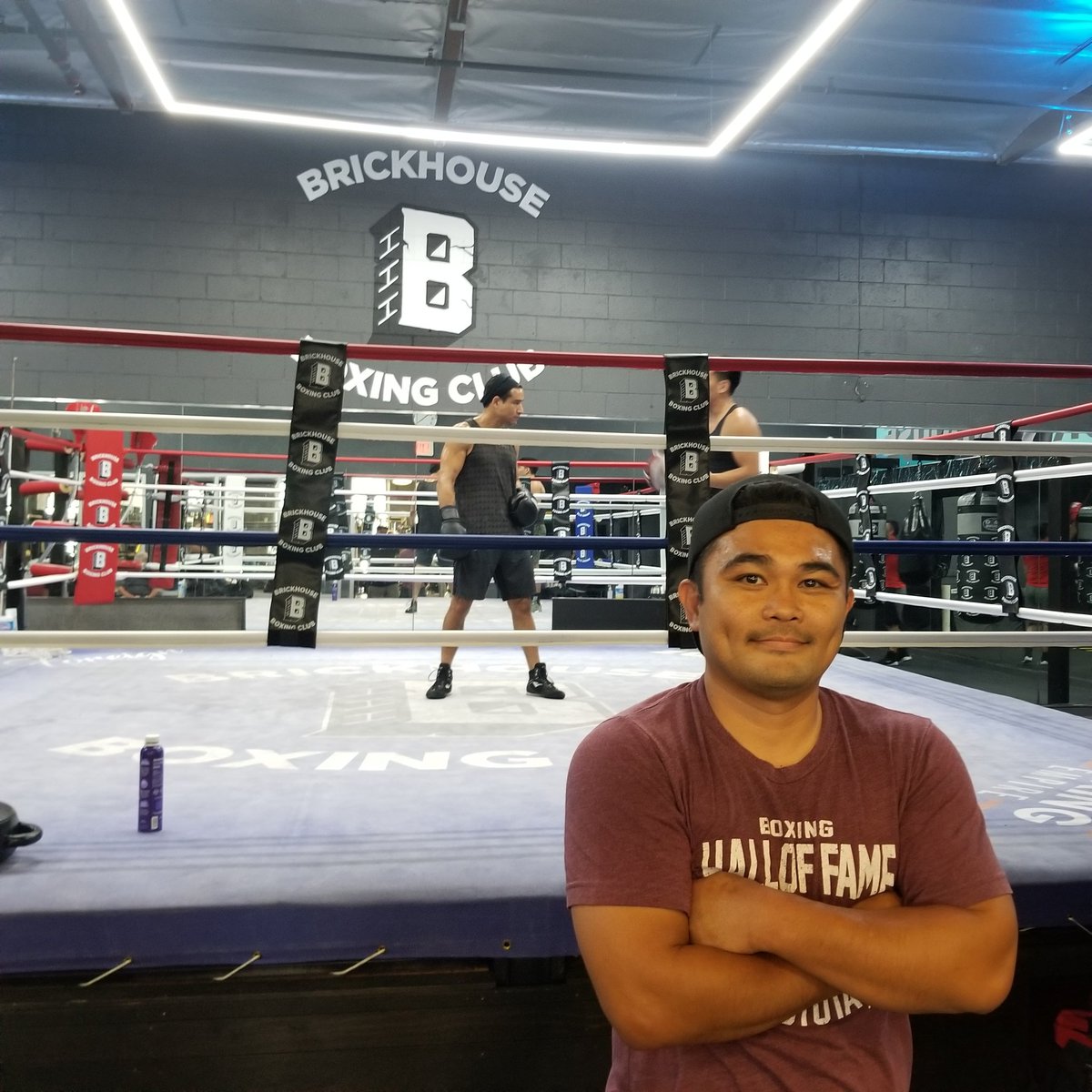 SteveKim323's tweet photo. ... @BrianViloria is now posted up at @brickhousenoho , and yes that's @mariolopezviva with the photo bomb... #boxing https://t.co/49fOt31uWH