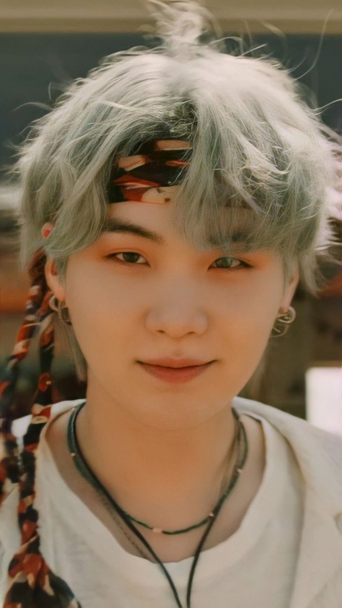 Juls_u_u's tweet photo. Siempre lo veo en mis sueños, se ve tan etéreo que parece irreal. @BTS_twt
#yoongiperfect #yoongiprecious #Yoongipretty #yoonginice #YoongiGod https://t.co/Qv4QJojWQ3