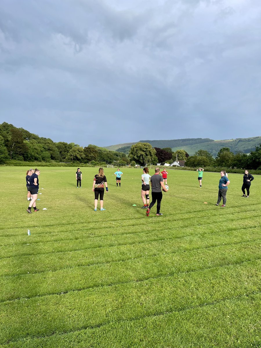 gemmawru's tweet photo. Up to Llangollen to visit Bro Gwernant ladies this evening 🏉 
Always a pleasure to be with this group of ladies 😍 https://t.co/gCvfOLif9P