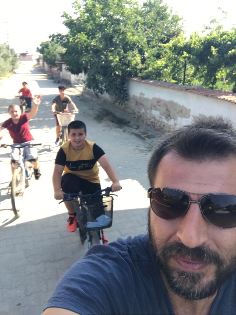 SarigolMEM's tweet photo. Öğrencilerimiz telafide ben de varım programının üçüncü gününde eğlenmeye ve öğrenmeye devam ettiler. Okullarımız yaz boyunca açık sizi de bekleriz.
#telafidebendevarım
@ziyaselcuk 
@tcmeb 
@sibelakb 
@il_mem_45
@mdikici45 
@c_yildirak 
@Hasankarakus45 
@zdenKABAKGLE https://t.co/KRNvYjEuEm