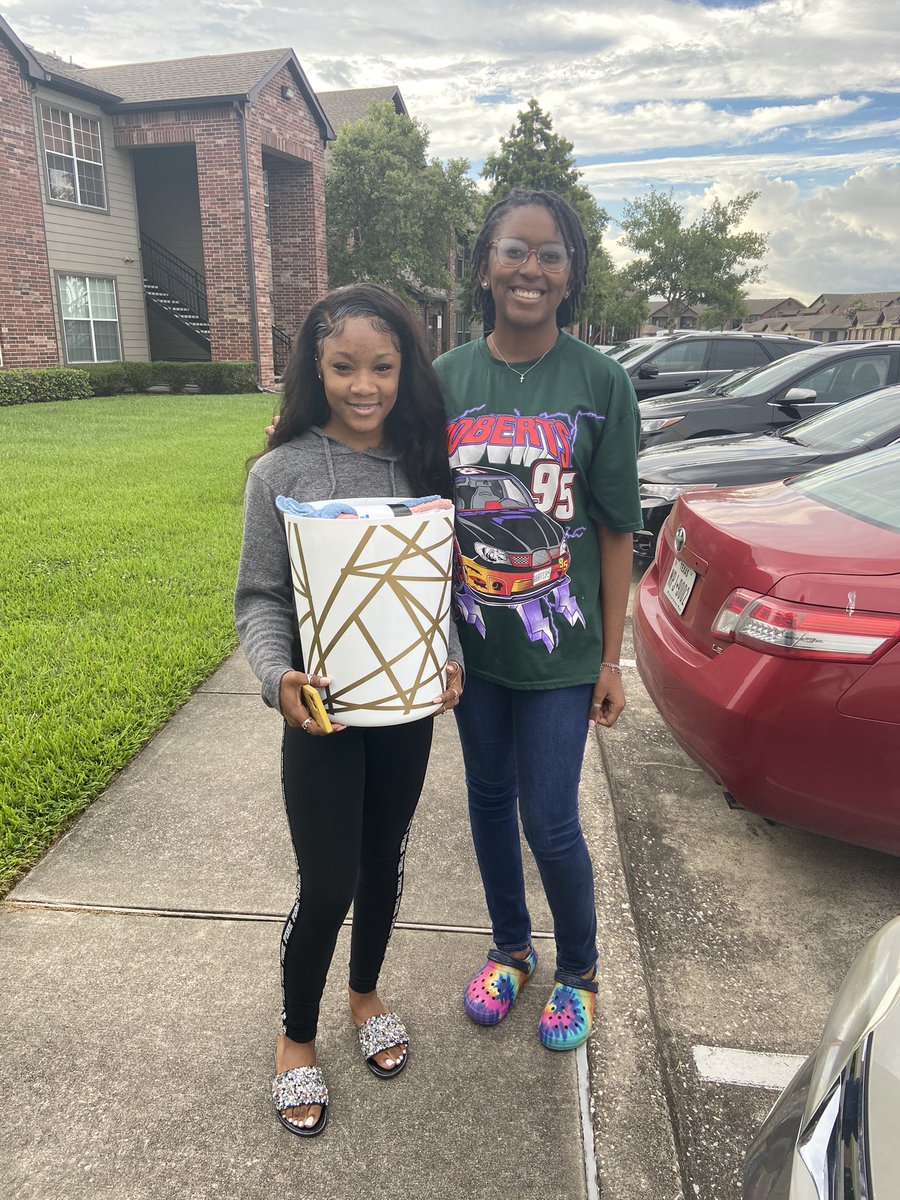 memorial_19_'s tweet photo. Congratulations to our “Next Up Scholars” this is missing Alexandria!!! https://t.co/x0KrnPngTP