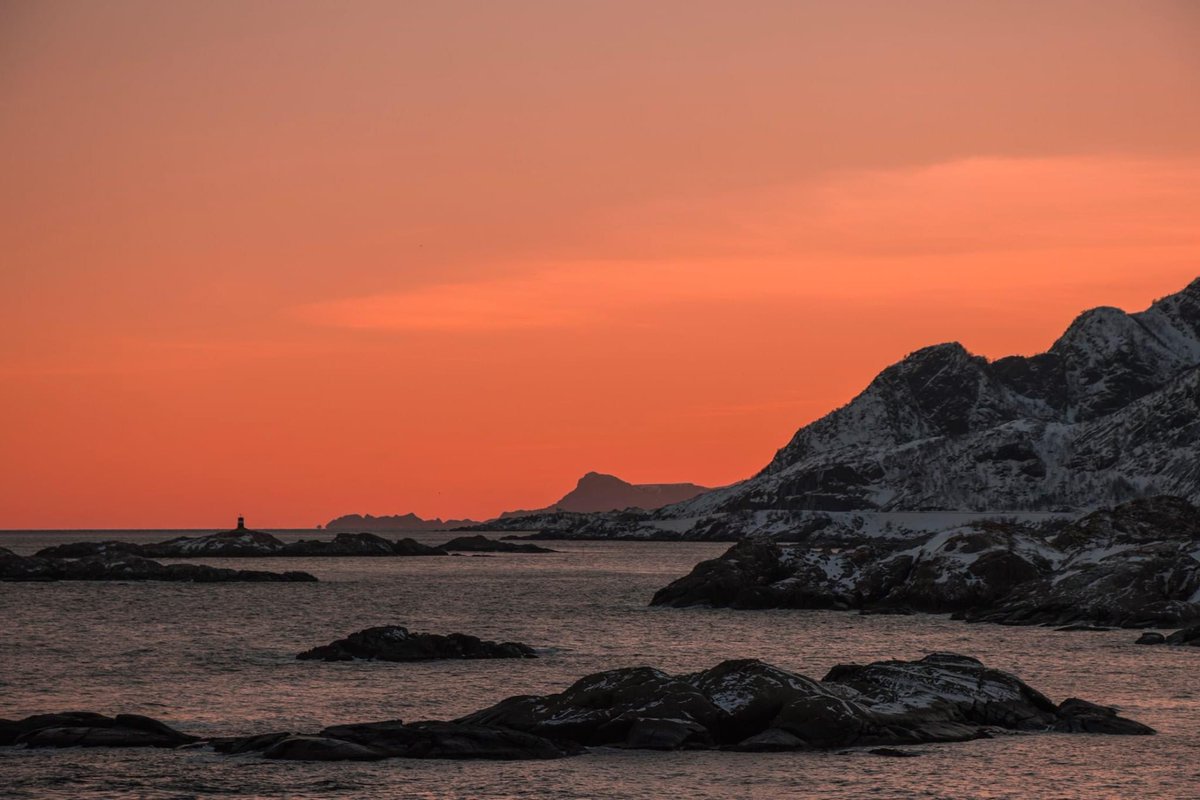 From my visit to the Lofoten islands some coastal shots for today's #StormHourThemes 

@ThePhotoHour #lofotenislands #visitnorway #NaturePhotography @ScenicImages @StormHourMark @StormHourAdele