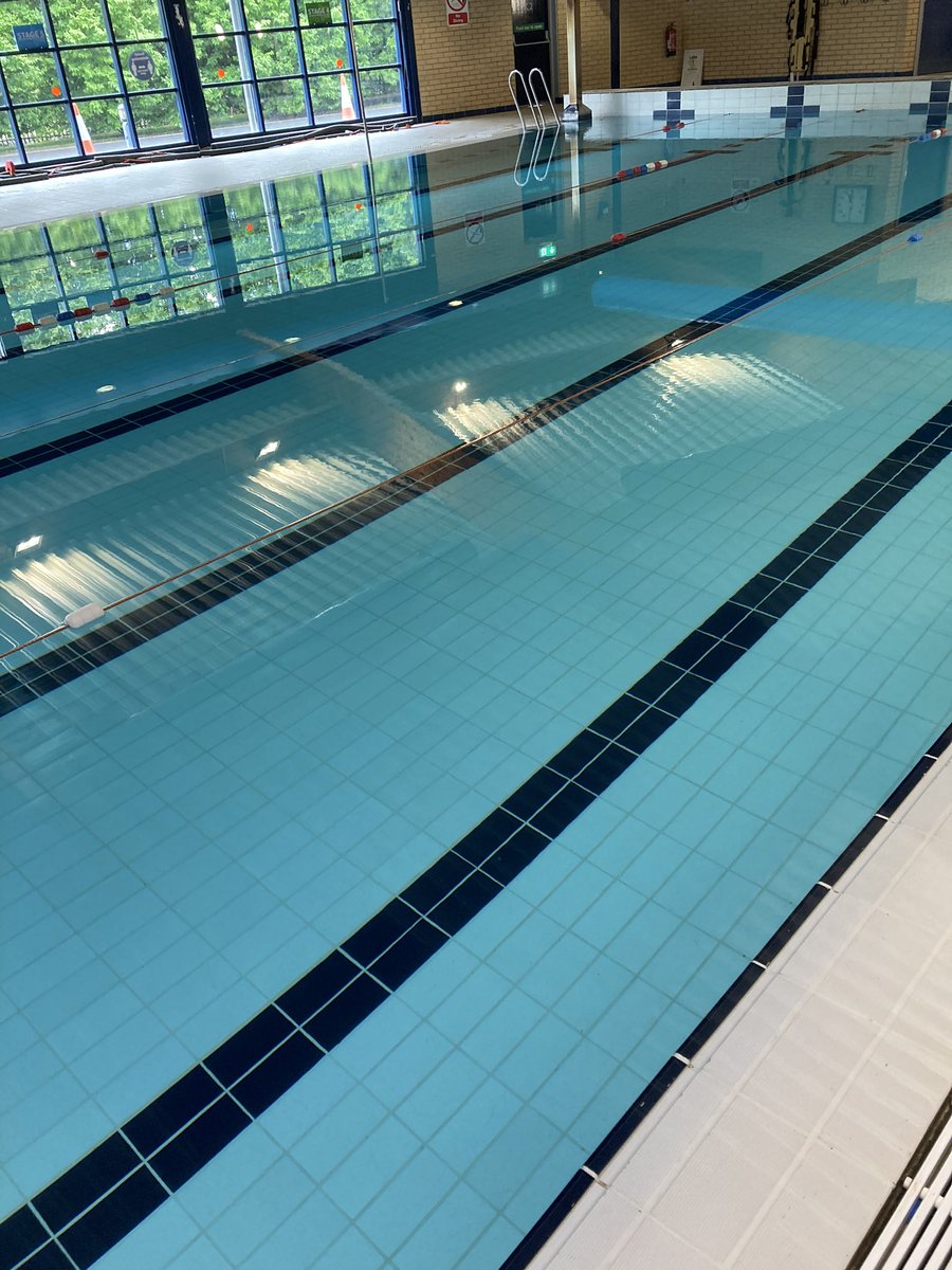 DVSwimmingClub's tweet photo. A cheeky training session squeezed in tonight just before the #England match. With all swimmers home in time for kick off #trainhardracefast #dedication #ComeOnEngland #thatshowweroll #teamdvsc https://t.co/3WnHmIYYcS