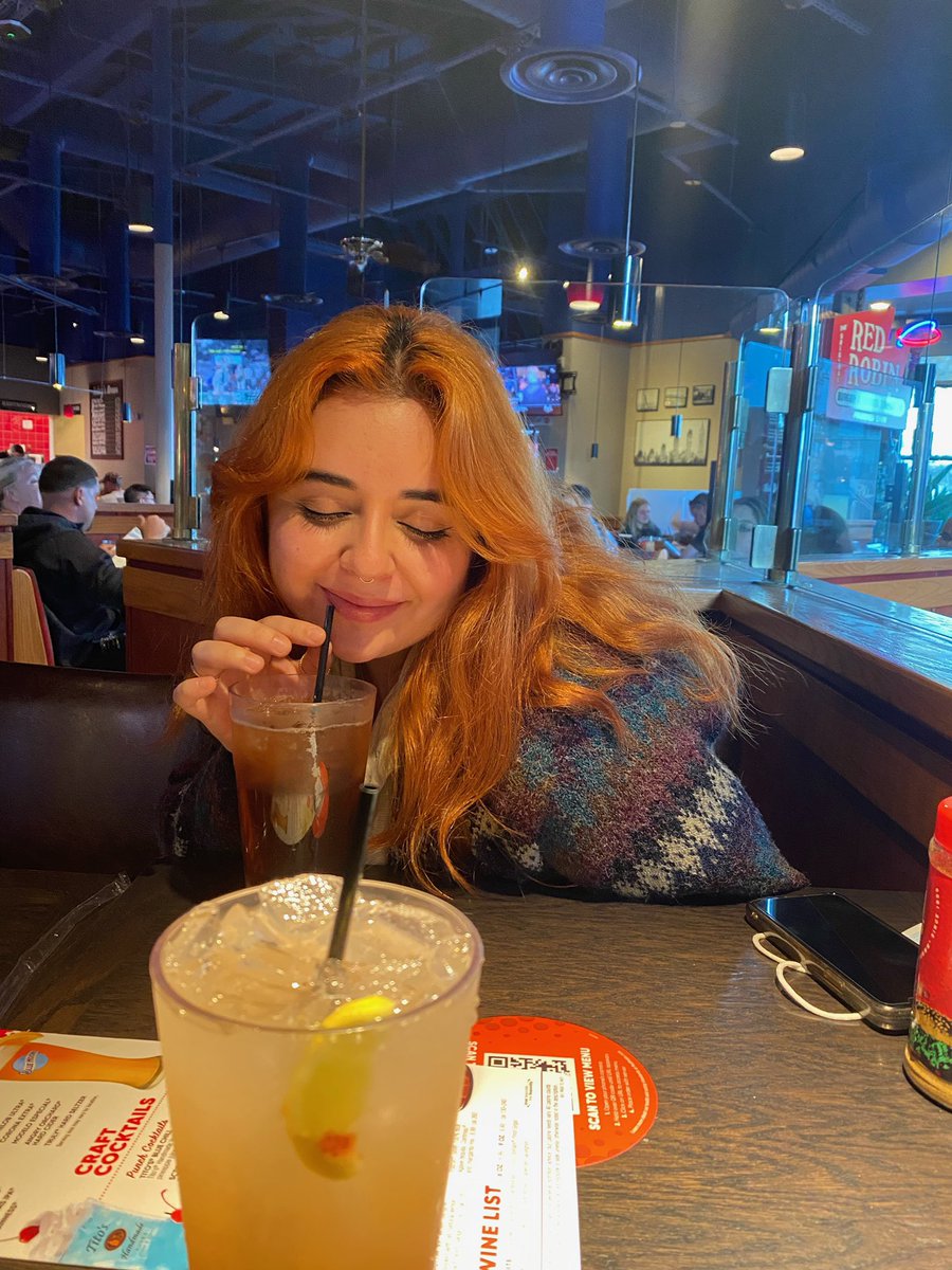 aleydddaaaa's tweet image. ✨3’s better than one✨