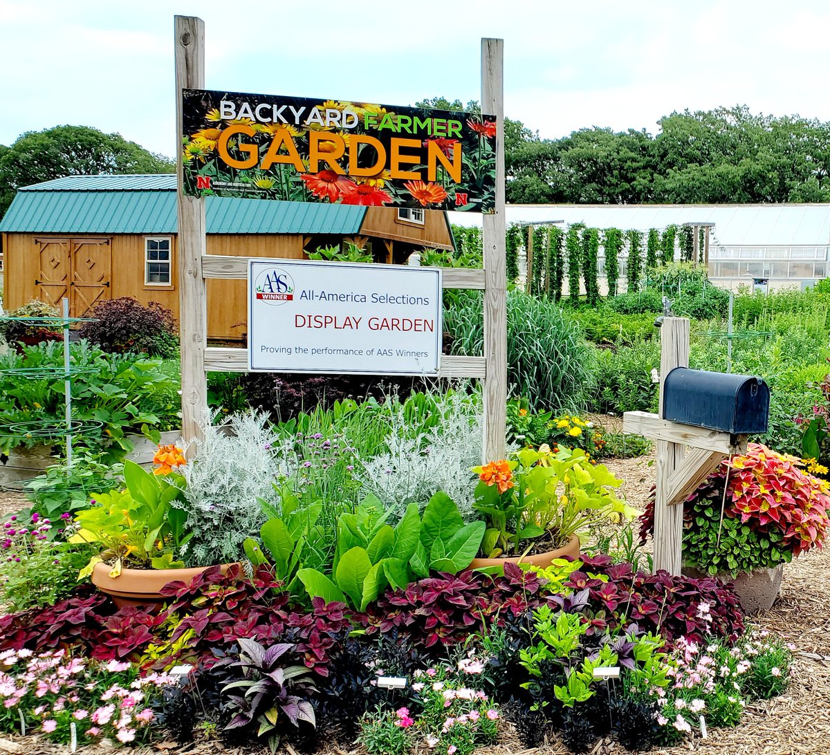 JhalaRachana's tweet image. Heaven in Lincoln! Backyard Farmer Garden at UNL East campus!
@unlagrohort @AmitUNL @MarthaMamo3 @ampow27 @UNL_IANR