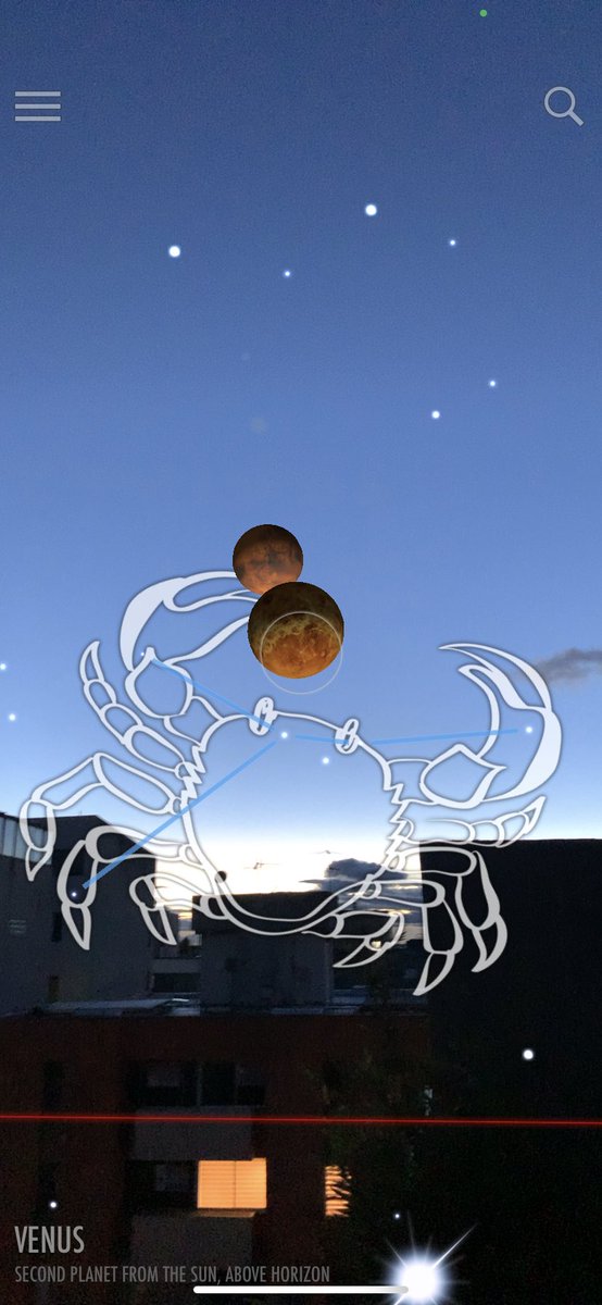 ¿Ya vieron al occidente a #Venus muy brillante y #Marte arriba y tenue en el hermoso atardecer de #Bogotá ? 🤓

En la imagen se ven exagerados y también se ve la constelación de Capricornio porque tomé la foto con #SkyviewApp 💫🔭