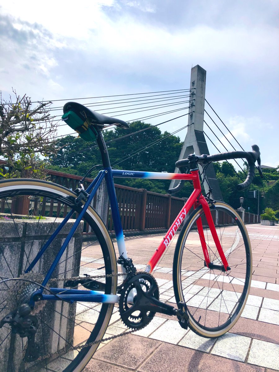 takahashicycle's tweet image. おはようございます。
どんよりしとしと木曜日。
10:00-18:30で営業いたします。

昨日はゆるゆるサイクリング。
近場だとなーんも持たず走るくらいが好きなのでオーストリッチさんのサドルバッグにco2とチューブのみ。

サイコンも付けずホント気軽過ぎw

#ritcheylogic