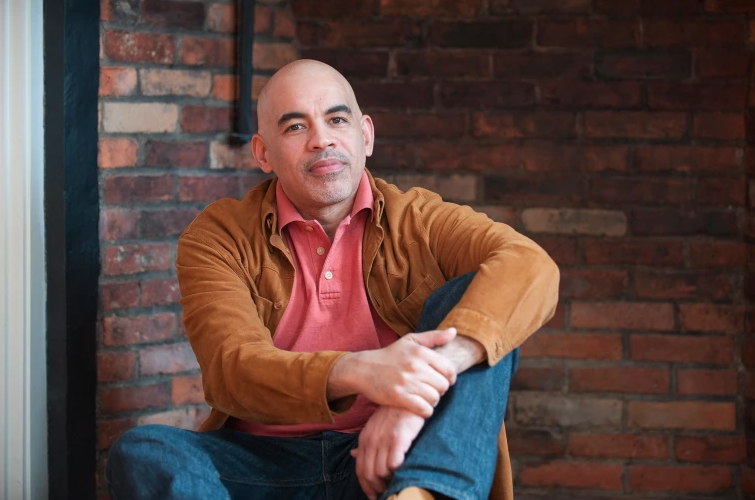 #FromTheArchive: “I drank a little gin, listened to nineties hip-hop, and I danced as I wrote and rewrote. I broke night with my poems. In other words, you have to hang out with your book,” says <a href="/WilliePerdomo/">Willie Perdomo</a> in #WritersRecommend. at.pw.org/WilliePerdomo